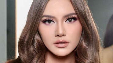 img-title Bicara di Publik usai Diduga Oplas Mata dan Hidung, Mahalini Bikin Bingung Fans