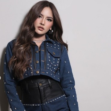 Lirik Lagu Sampai Menutup Mata - Mahalini