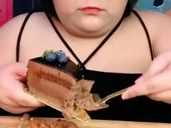 Sederet Kasus Mukbang Berujung Maut, Meninggal Mendadak-Komplikasi Obesitas