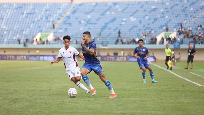 Berikut siaran langsung dan link live streaming Persib vs Borneo FC di Piala Presiden 2024.