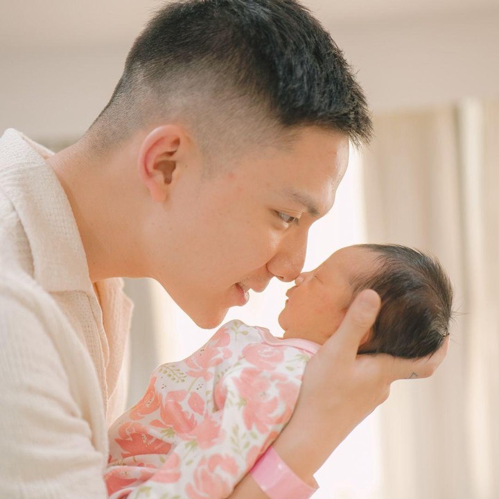 <p>Kabar bahagia ini dibagikan oleh suami Anggi pada laman Instagram-nya. Pada unggahan ini, ia pun mengungkapkan harapannya untuk Baby Felicya. (Foto: Instagram: @anggimarito @nafaspertama)</p>