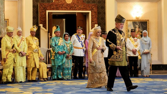 FOTO: Sultan Ibrahim Iskandar Dinobatkan Jadi Raya Malaysia
