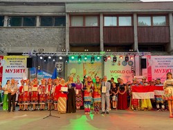 SMA Labschool Kebayoran Juara Umum di International Youth Festival di Bulgaria