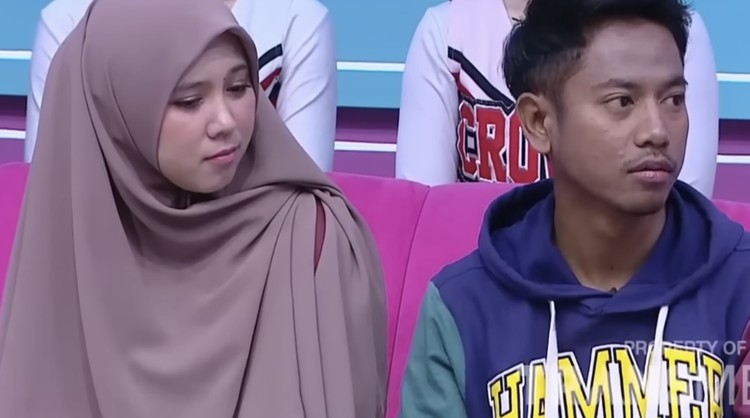 Riri Robiani setia dampingi suami, Yassir Al Habsyi berobat gagal ginjal selama 9 tahun