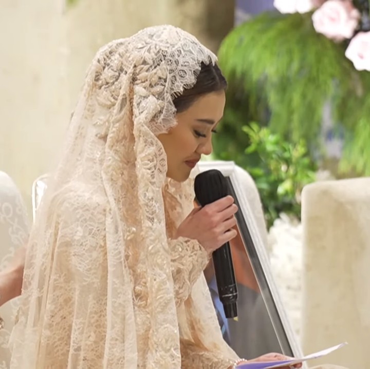 <p>"Daddy sebentar lagi putri kecilmu akan menikah. Rasanya ingin bercerita langsung, tapi Aaliyah yakin Daddy tetap menjaga Aaliyah dari atas sana. Aaliyah bahagia karena Aaliyah akan memulai babak baru dalam hidup. Namun, Daddy akan selalu menjadi cinta pertama Aaliyah," ujarnya. (Foto: YouTube Thariq Halilintar)</p>