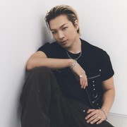 Setelah 7 Tahun Lamanya, Taeyang BIGBANG Gelar Konser Solo Pertama dan Rilis Lightstick Resmi
