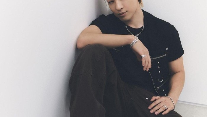 Setelah 7 Tahun Lamanya, Taeyang BIGBANG Gelar Konser Solo Pertama dan Rilis Lightstick Resmi