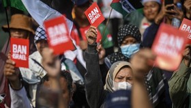 FOTO: Aksi Bela Palestina di Jakarta, Desak Larang Israel di Olimpiade