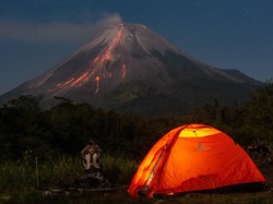 Viral Foto Pendaki di Puncak Merapi, TNGM Pastikan Tidak Ada Izin