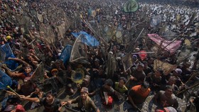 FOTO: Mengintip Meriah Festival Memet Ikan di Klaten