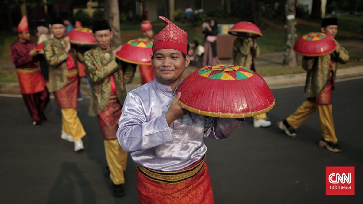 FOTO: Parade Budaya Ramaikan Hari Anak Nasional di TMII