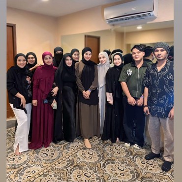 Wanda Hara Diduga Pakai Cadar ke Kajian, Begini Respons Ustaz Hanan Attaki