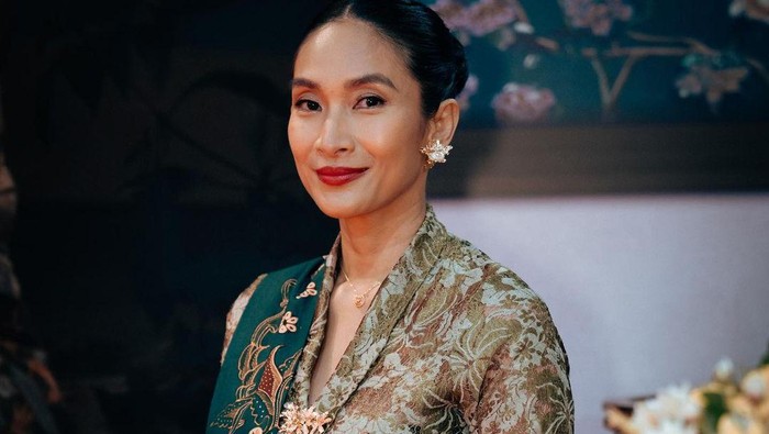 img-title Makin Elegan, Ini 5 Aksesori yang Cocok Digunakan saat Berkebaya