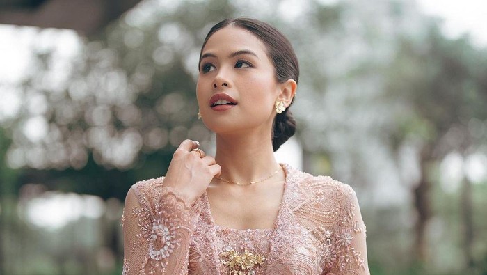Aksesoris yang Cocok Saat Mengenakan Kebaya/Foto: instagram.com/maudyayunda