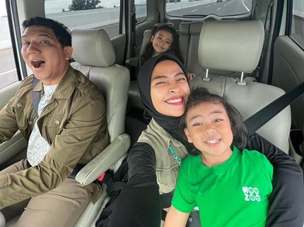 Protes Kedua Anak Tantri Kotak karena Tak Diundang ke Pernikahan Ayah dan Bundanya