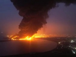 Pelabuhan Yaman Masih Terbakar Beberapa Hari Usai Serangan Israel