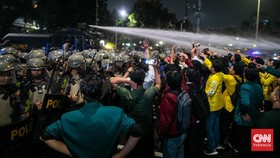 Massa Demo 10 Tahun Jokowi Bubarkan Diri, Lalu Lintas Dibuka