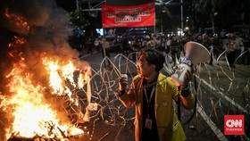 Gelombang Protes RUU Pilkada Ricuh dan Membara di Berbagai Daerah