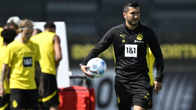 Pelatih Dortmund Menanggapi Kekalahan Memalukan dari Klub Thailand