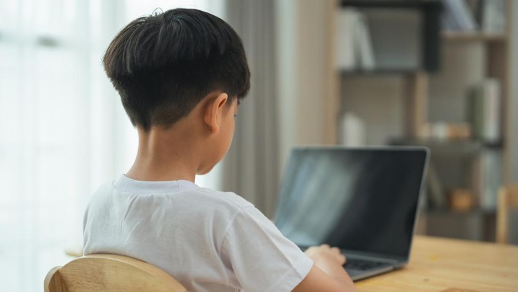 Ilustrasi Anak Mengakses Internet