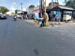 Motor yang Dikendarai Tabrak Pikap, 2 Warga Blitar Tewas