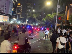 Sempat Ricuh, Polisi Bubarkan Demo BEM SI di Patung Kuda