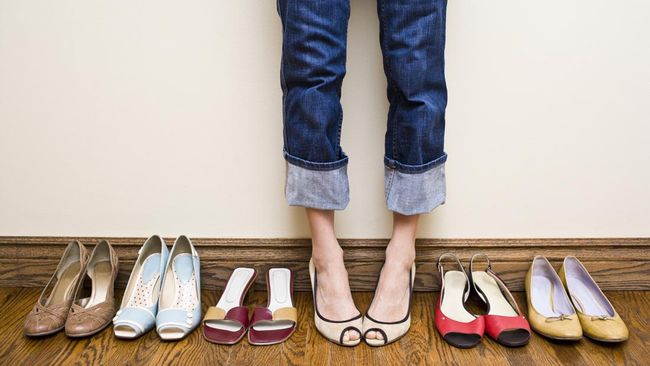 Selalu ada satu atau dua pasang sepatu yang sering menemani hari-harimu. Rupanya, sepatu favorit mampu mencerminkan kepribadianmu.