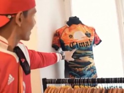 Bangga! Jersey PSKC Cimahi Mejeng di Toko Jersei di Berlin Jerman
