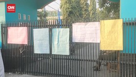 VIDEO: Anak Tak Diterima, Puluhan Orangtua Gembok SMAN 1 Tambun Utara