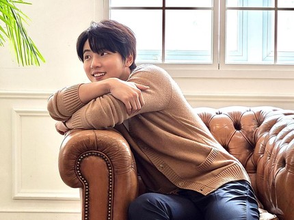 Cerita Aktor Korea Yoon Si Yoon Tinggal di Filipina 2 Bulan, Belajar Bahasa Inggris hingga Diundang Acara Gender Reveal