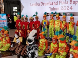 Ratusan Anak SD-SMP di Klaten Ikut Lomba Drumband