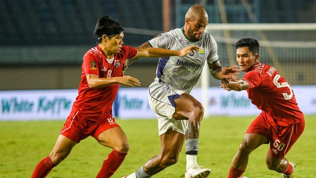 Persiapan Panas Jelang Piala Presiden 2024: Persib dan Borneo Berebut Kemenangan Hari Ini