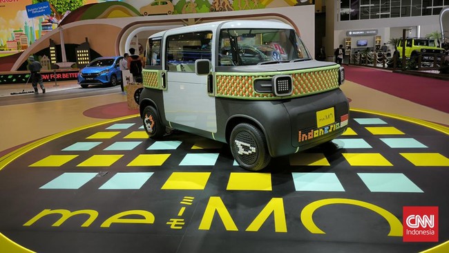 Daihatsu me:Mo merupakan konsep kei-car listrik dengan bodi bisa digonta-ganti.