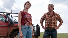 Daisy dan Glen Powell Beber Sebab Adegan Kissing di Twisters Dihapus