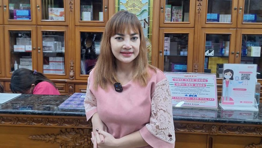 Irma Darmawangsa lepas jahitan hidung