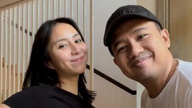 Joshua Suherman dan Clairine Clay Umumkan Kelahiran Anak Pertama