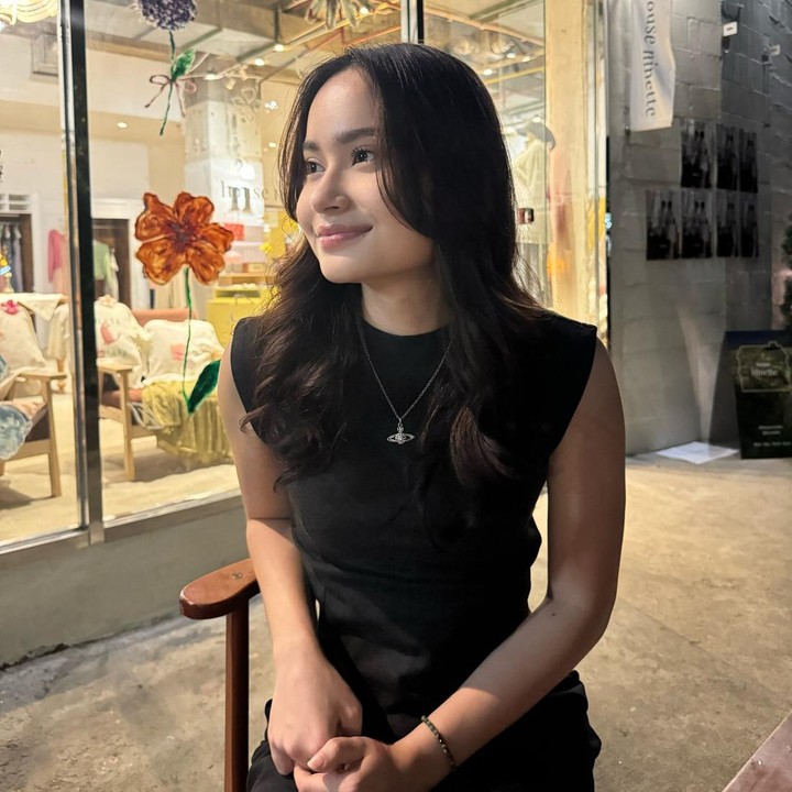 <p>Satine Zaneta putri Abimana Aryasatya dan Inong Ayu terjun ke dunia hiburan mengikuti jejak orang tuanya. Kini, ia menjelma menjadi penyanyi Tanah Air. (Foto: Instagram @inong_ayu @satinezaneta)</p>