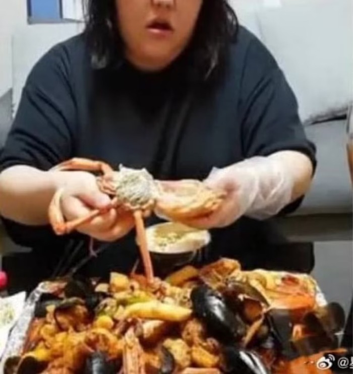 Streamer mukbang China