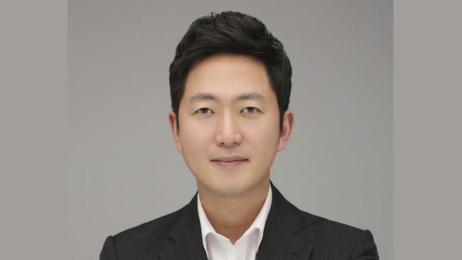 HYBE mengumumkan CSO Lee Jae-sang akan ditunjuk menjadi CEO menggantikan Park Ji-won yang mengundurkan diri.
