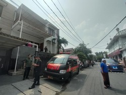 Jenazah Wapres Ke-9 Hamzah Haz Disemayamkan di Rumah Duka Matraman
