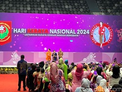 Jokowi-Iriana Hadiri Puncak Peringatan Hari Kebaya 2024 di Istora Senayan