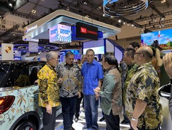Ternyata Ini Alasan Jusuf Hamka Borong 100 Mobil Listrik Wuling