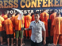 Mau Tawuran, Remaja Cirebon Bawa Sajam Malaikat dari Kuburan
