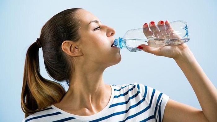 img-title Bisa Berakibat Fatal, Ini 5 Bahaya Kurangnya Minum Air Putih untuk Kesehatanmu