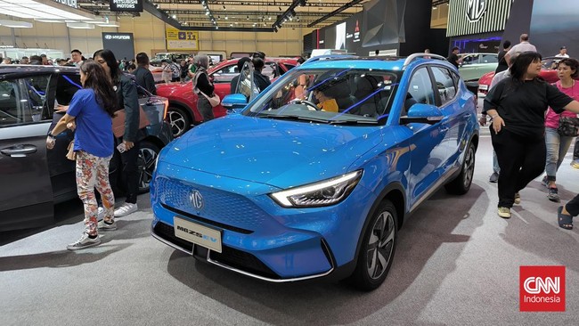 Dua mobil listrik MG sudah mencapai TKDN 40 persen, kini 4 EV bisa dibeli seharga Rp395 juta dan ZS EV Rp413 juta.
