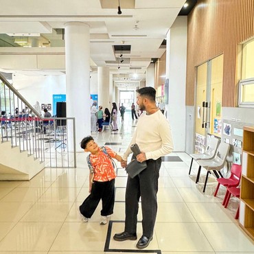 Heboh Ucapan Onad soal Antar Sekolah Anak, Apa Kata Psikolog?