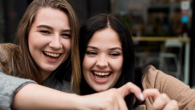 7 Tanda Kamu Memiliki Lifelong Friendship yang Bertahan Seumur Hidup