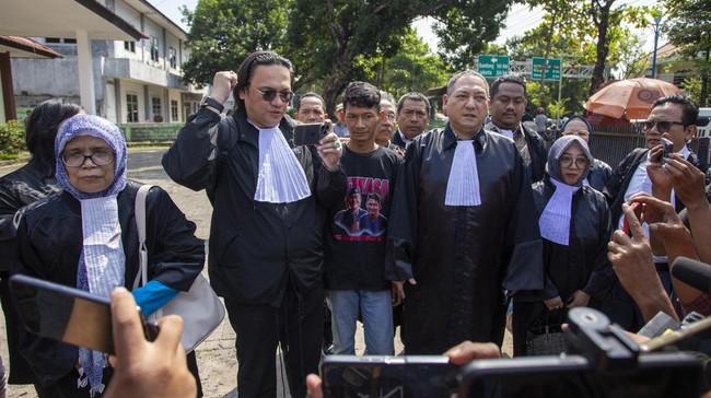 Pihak Saka Tatal berambisi ayah Eky, Iptu Ridiana dan personil Polsek Talun, Cirebon, dihadirkan dalam sidang Peninjauan Kembali.