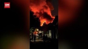 VIDEO: Gereja Hangus Terbakar, Sandi Petugas Damkar Depok Minta Maaf