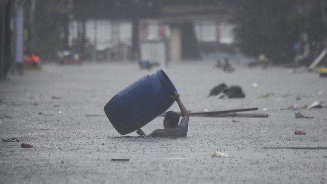FOTO: Topan Gaemi Bikin Ibu Kota Filipina Lumpuh